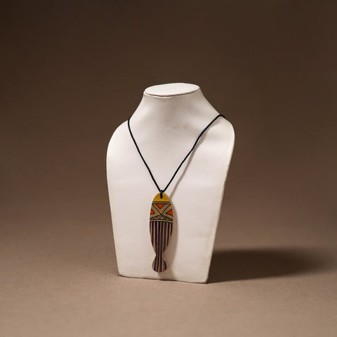 Kerala Mural Handpainted Bamboo Fish Necklace 127
