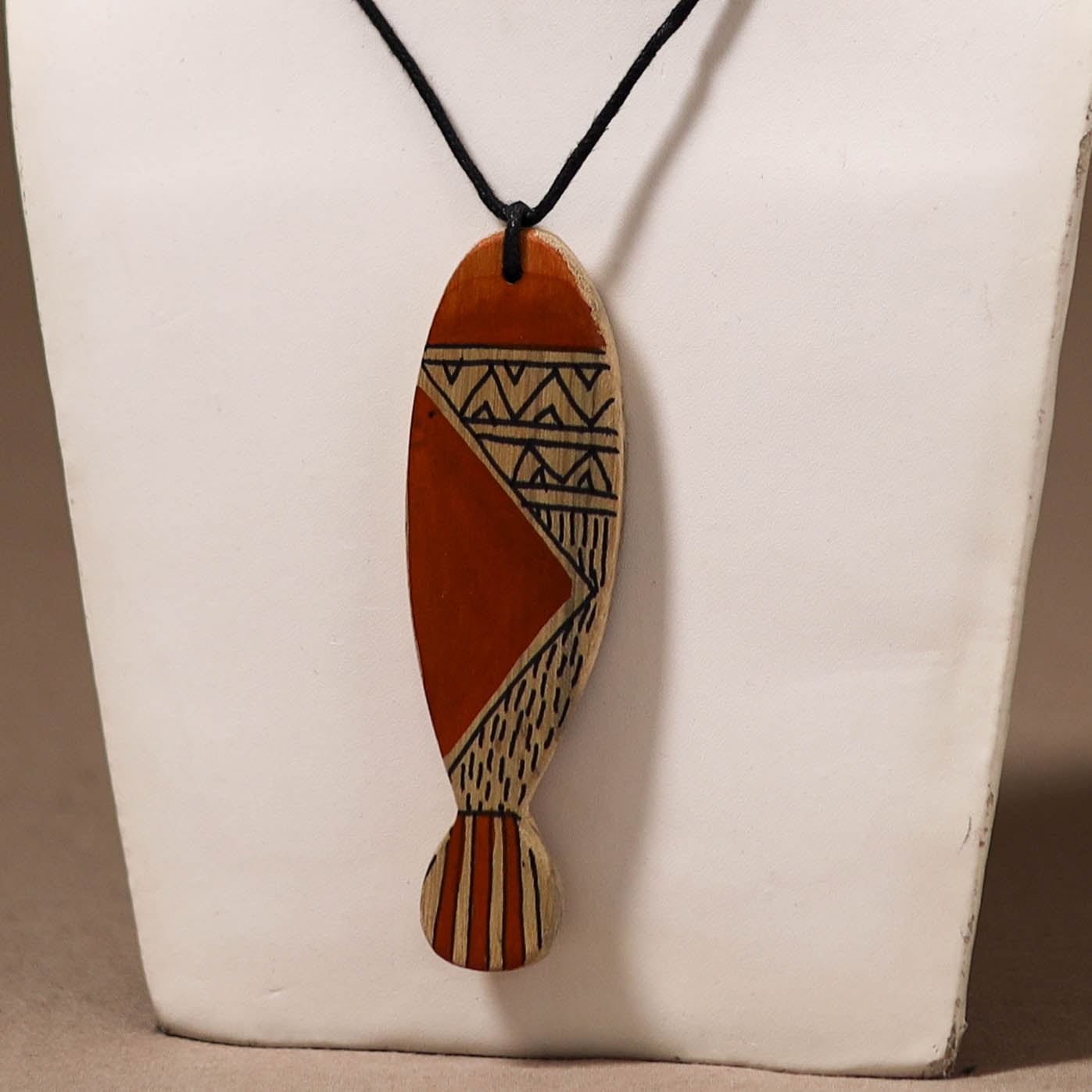 Kerala Mural Handpainted Bamboo Fish Necklace 134