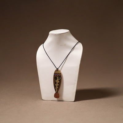 Kerala Mural Handpainted Bamboo Fish Necklace 135