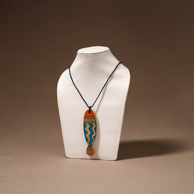 Kerala Mural Handpainted Bamboo Fish Necklace 136