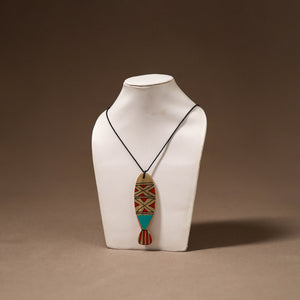 Kerala Mural Handpainted Bamboo Fish Necklace 137