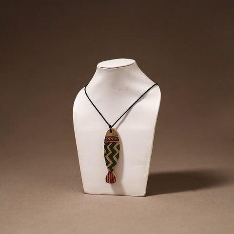 Kerala Mural Handpainted Bamboo Fish Necklace 142