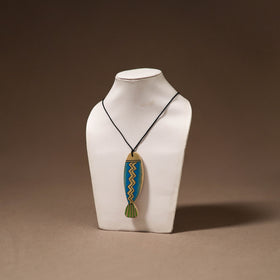 Kerala Mural Handpainted Bamboo Fish Necklace 144