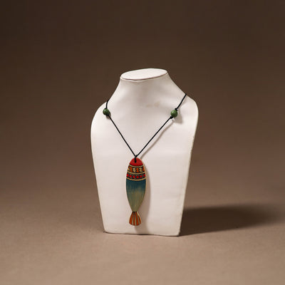 Kerala Mural Handpainted Bamboo Fish Necklace 146