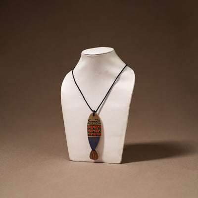 Kerala Mural Handpainted Bamboo Fish Necklace 158