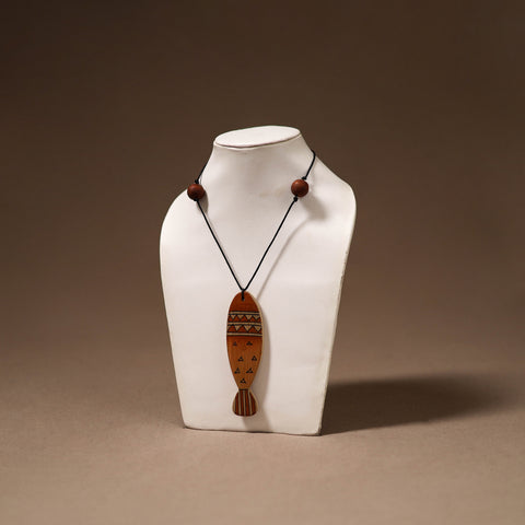 Kerala Mural Handpainted Bamboo Fish Necklace 166