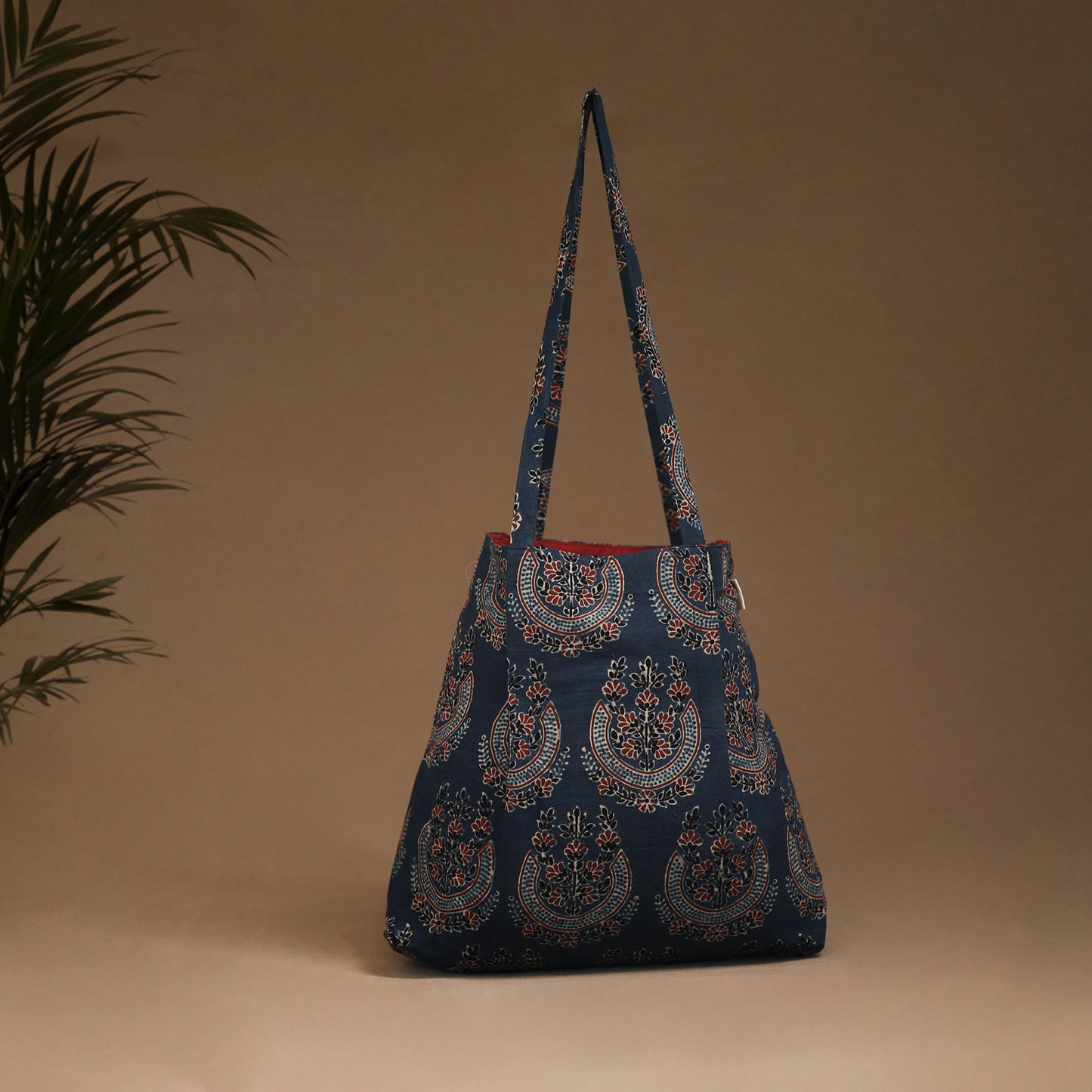 Handcrafted Fabric Jhola Bag 18