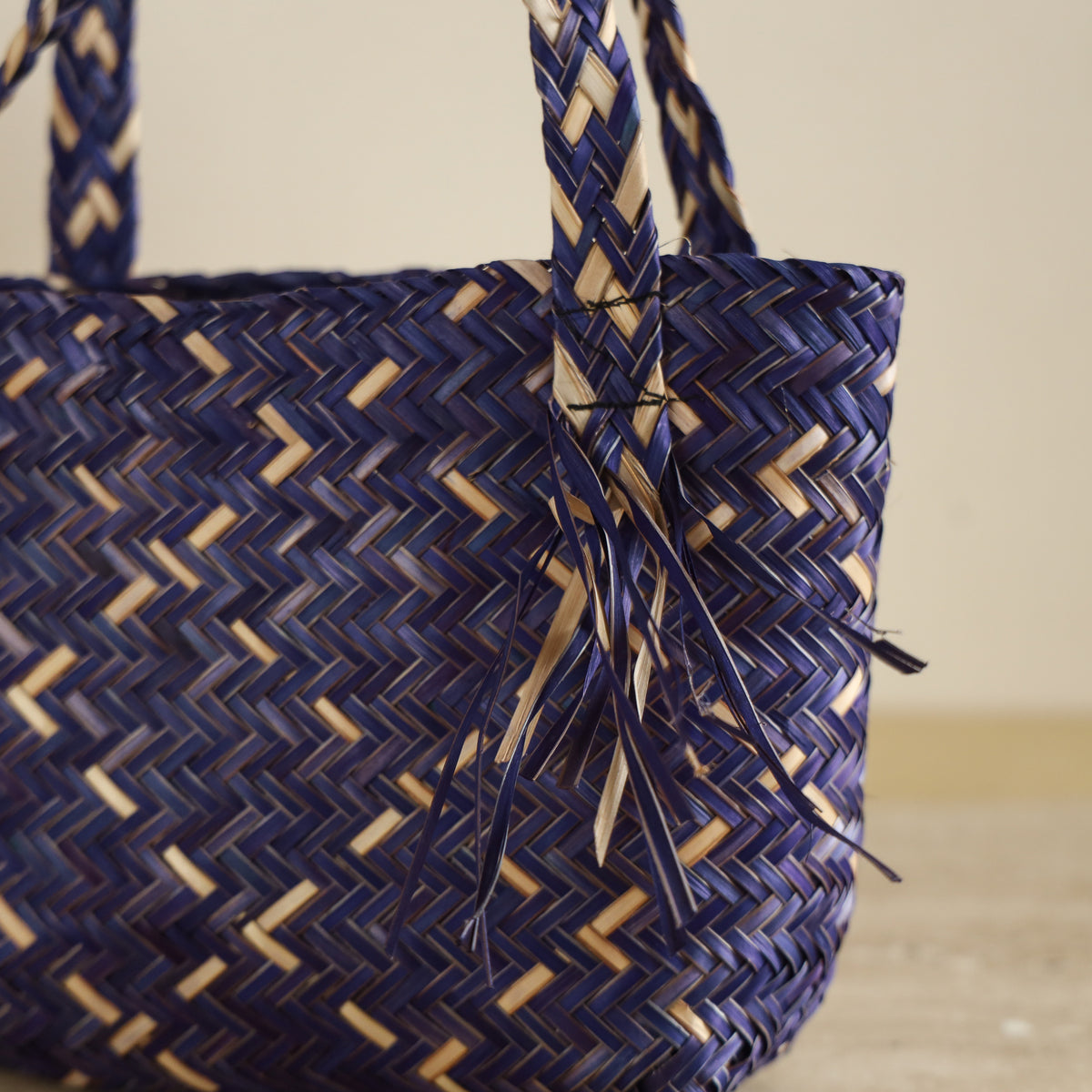 Handcrafted Natural Water Hyacinth Handbag from Assam 10