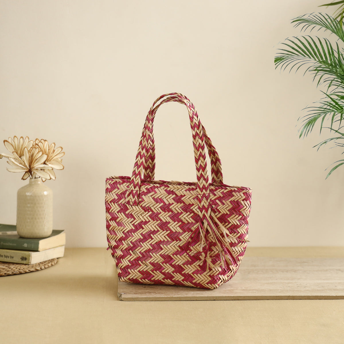 Handcrafted Natural Water Hyacinth Handbag from Assam 08