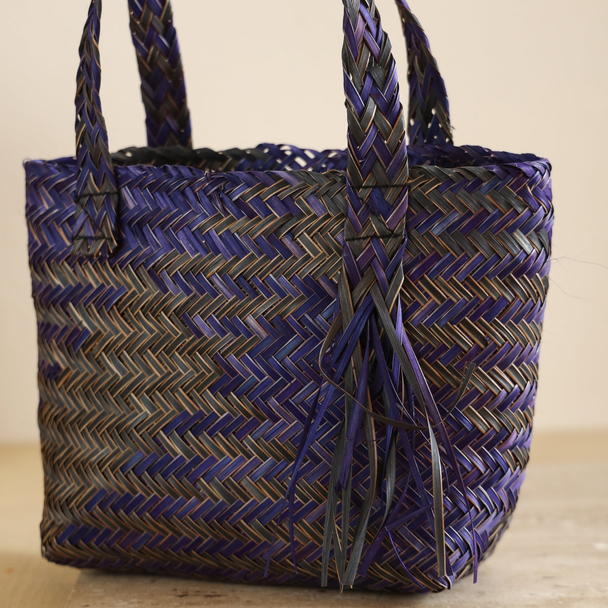 Handcrafted Natural Water Hyacinth Handbag from Assam 05