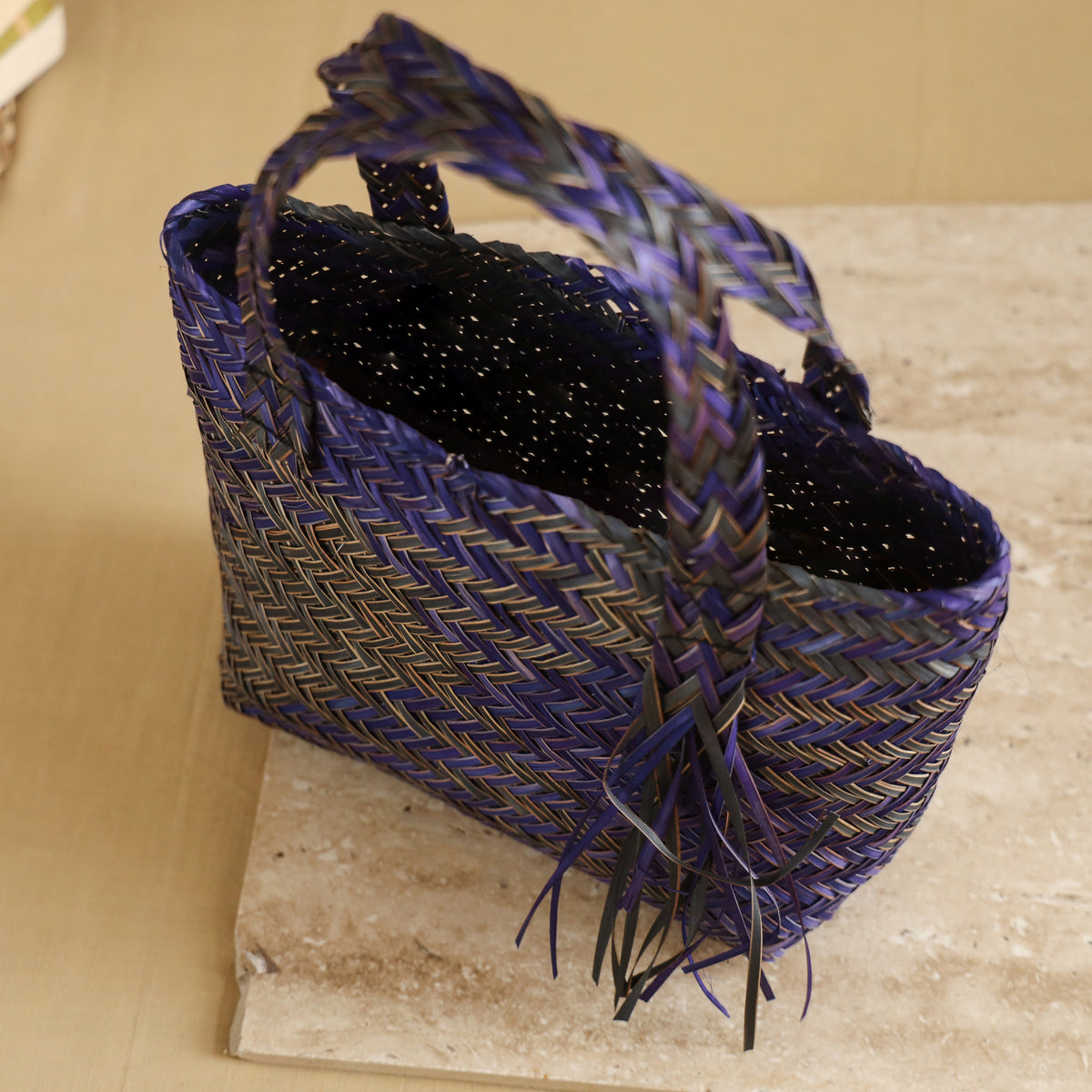 Handcrafted Natural Water Hyacinth Handbag from Assam 05