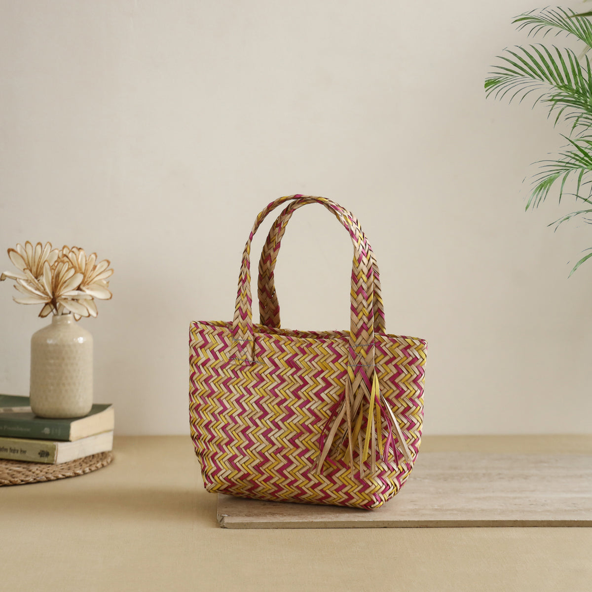 Handcrafted Natural Water Hyacinth Handbag from Assam 03