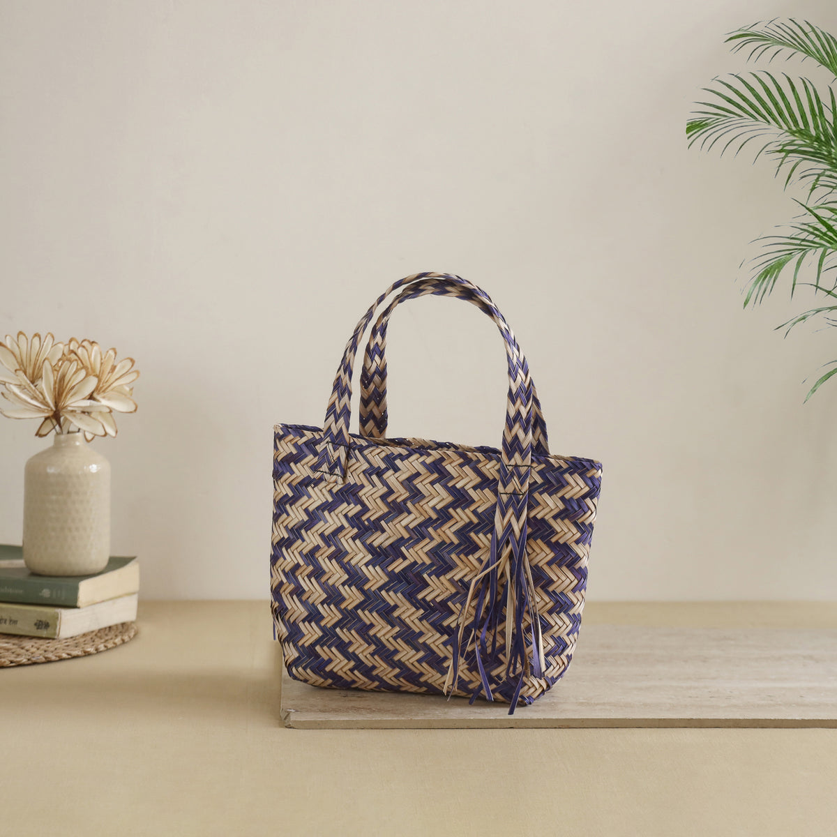 Handcrafted Natural Water Hyacinth Handbag from Assam 02