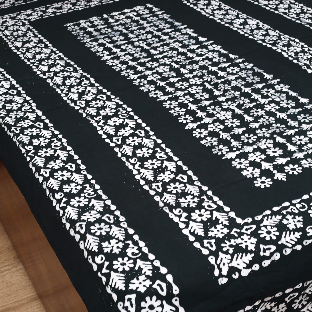 Hand Batik Print Single Bedsheet (90 x 60 in) 09