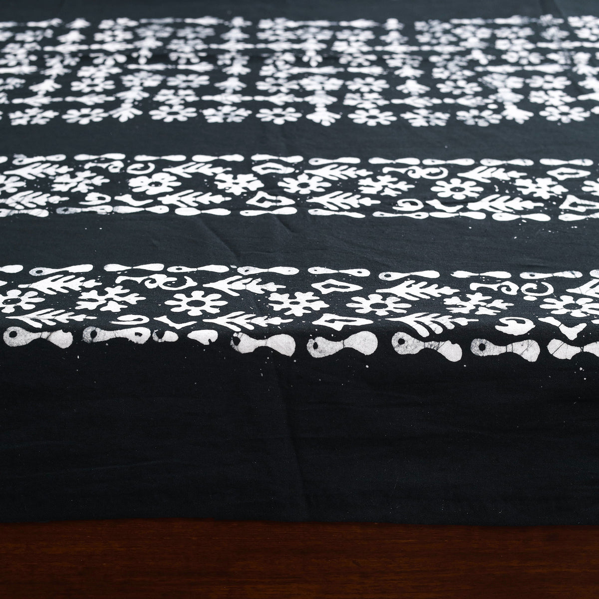 Hand Batik Print Single Bedsheet (90 x 60 in) 09