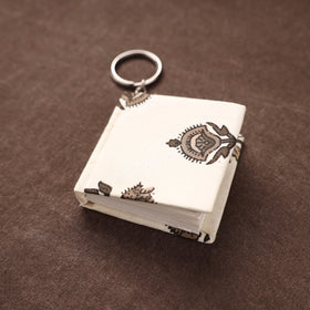 Mini Diary Keychain in Floral Prints Cover 04