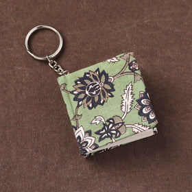 Mini Diary Keychain in Floral Prints Cover 08