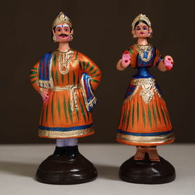 Thanjavur Thalaiyatti Bommai Handpainted Bobble Head Raja Rani Dancing Doll 14