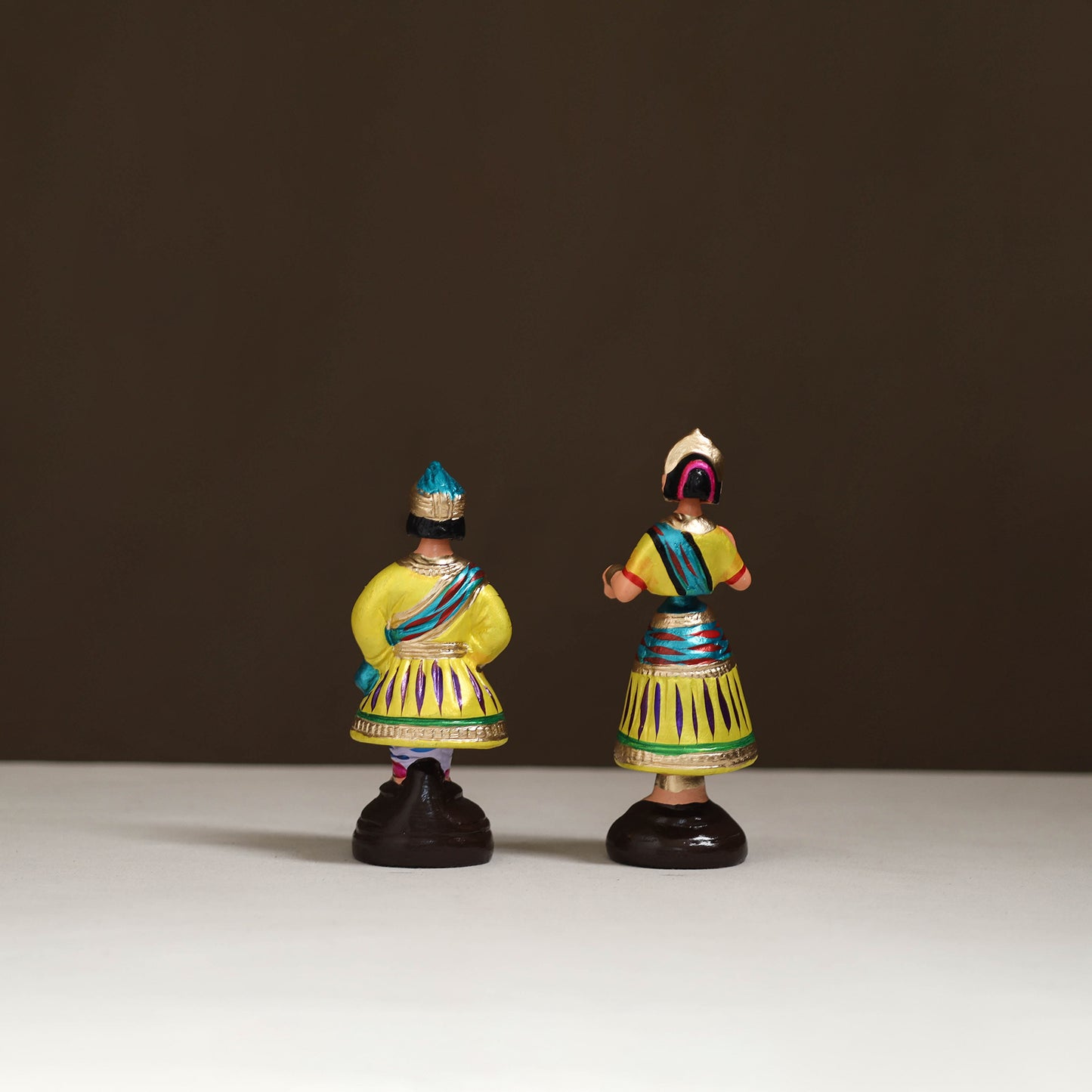 Thanjavur Thalaiyatti Bommai Handpainted Bobble Head Raja Rani Dancing Doll 11