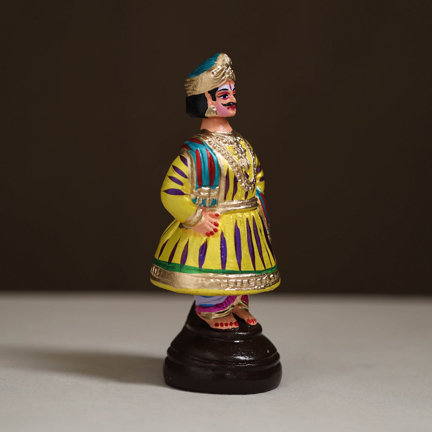 Thanjavur Thalaiyatti Bommai Handpainted Bobble Head Raja Rani Dancing Doll 11