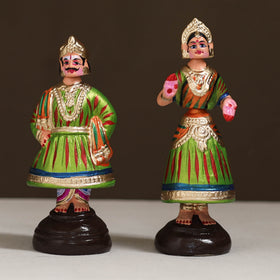Thanjavur Thalaiyatti Bommai Handpainted Bobble Head Raja Rani Dancing Doll 13