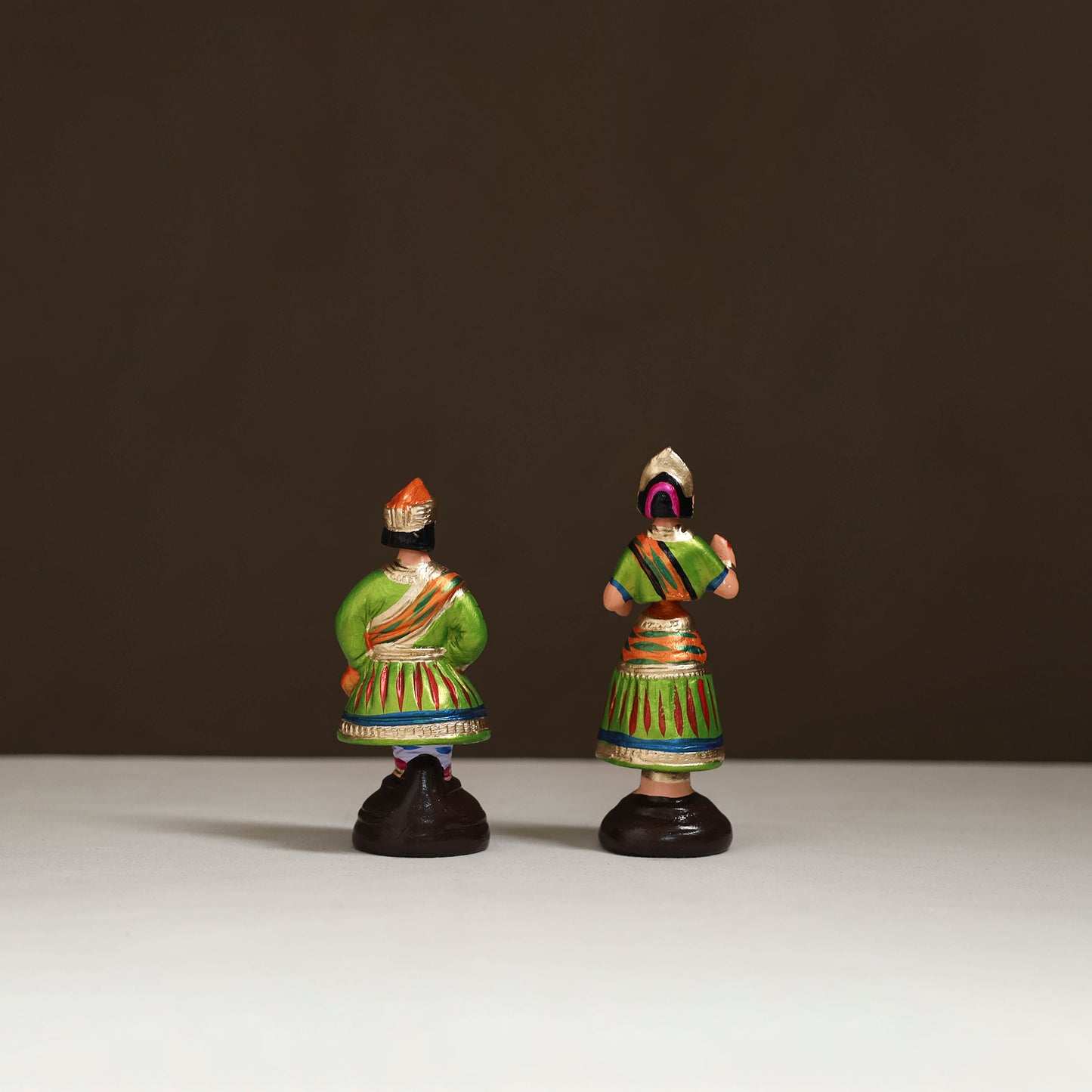 Thanjavur Thalaiyatti Bommai Handpainted Bobble Head Raja Rani Dancing Doll 13