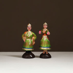 Thanjavur Thalaiyatti Bommai Handpainted Bobble Head Raja Rani Dancing Doll 15