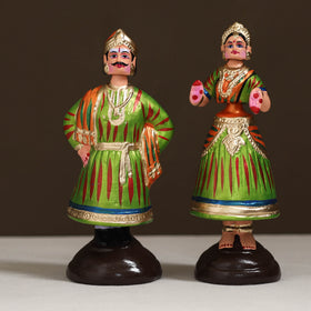 Thanjavur Thalaiyatti Bommai Handpainted Bobble Head Raja Rani Dancing Doll 15