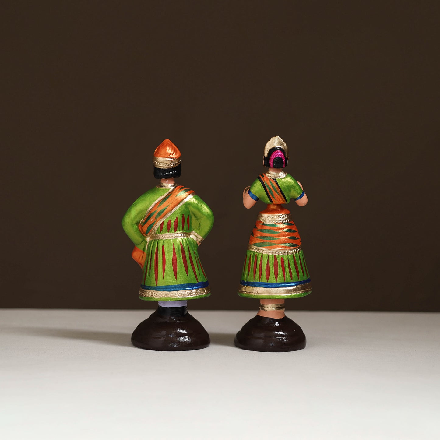Thanjavur Thalaiyatti Bommai Handpainted Bobble Head Raja Rani Dancing Doll 15