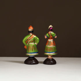 Thanjavur Thalaiyatti Bommai Handpainted Bobble Head Raja Rani Dancing Doll 15