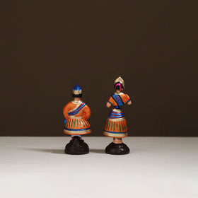 Thanjavur Thalaiyatti Bommai Handpainted Bobble Head Raja Rani Dancing Doll 12