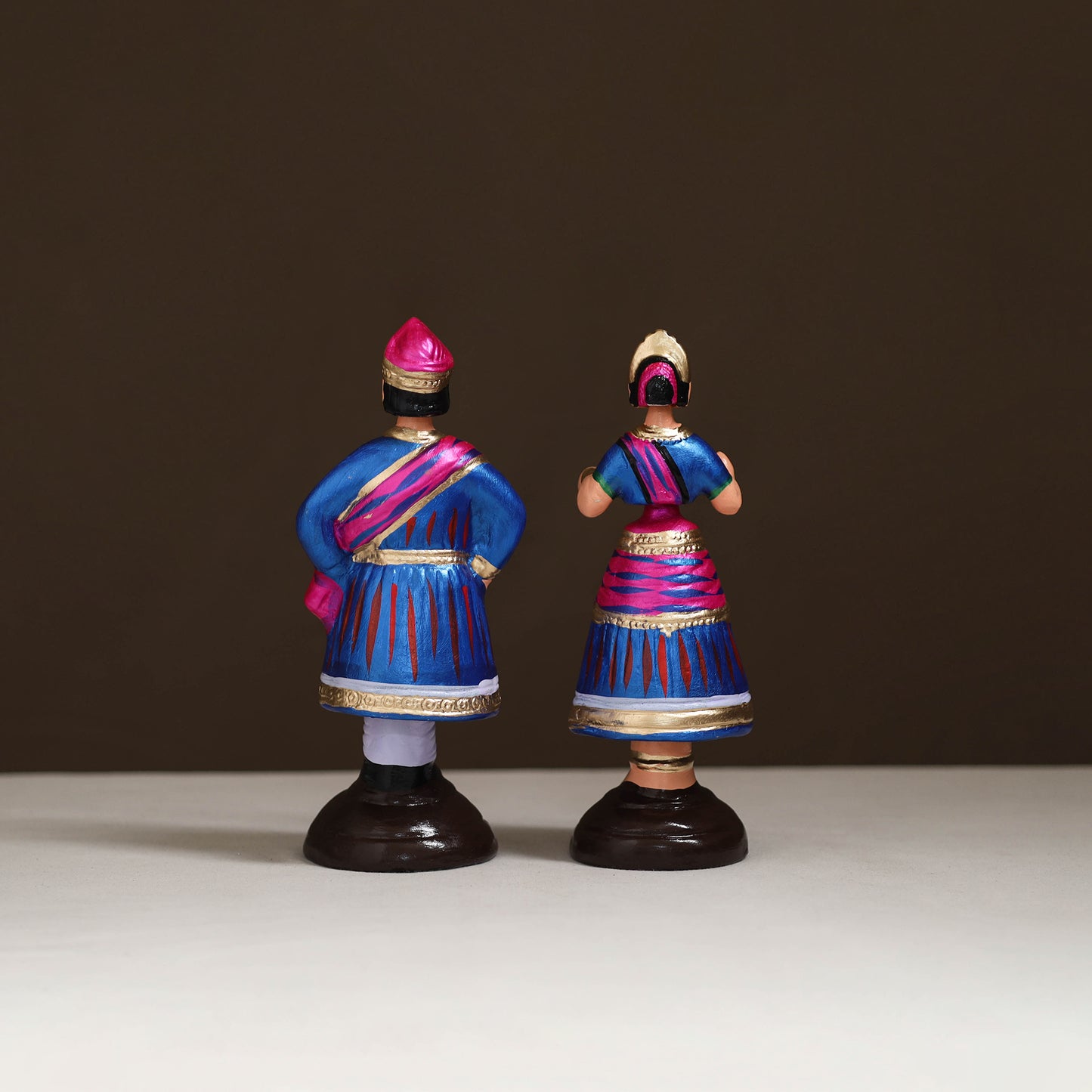 Thanjavur Thalaiyatti Bommai Handpainted Bobble Head Raja Rani Dancing Doll 16
