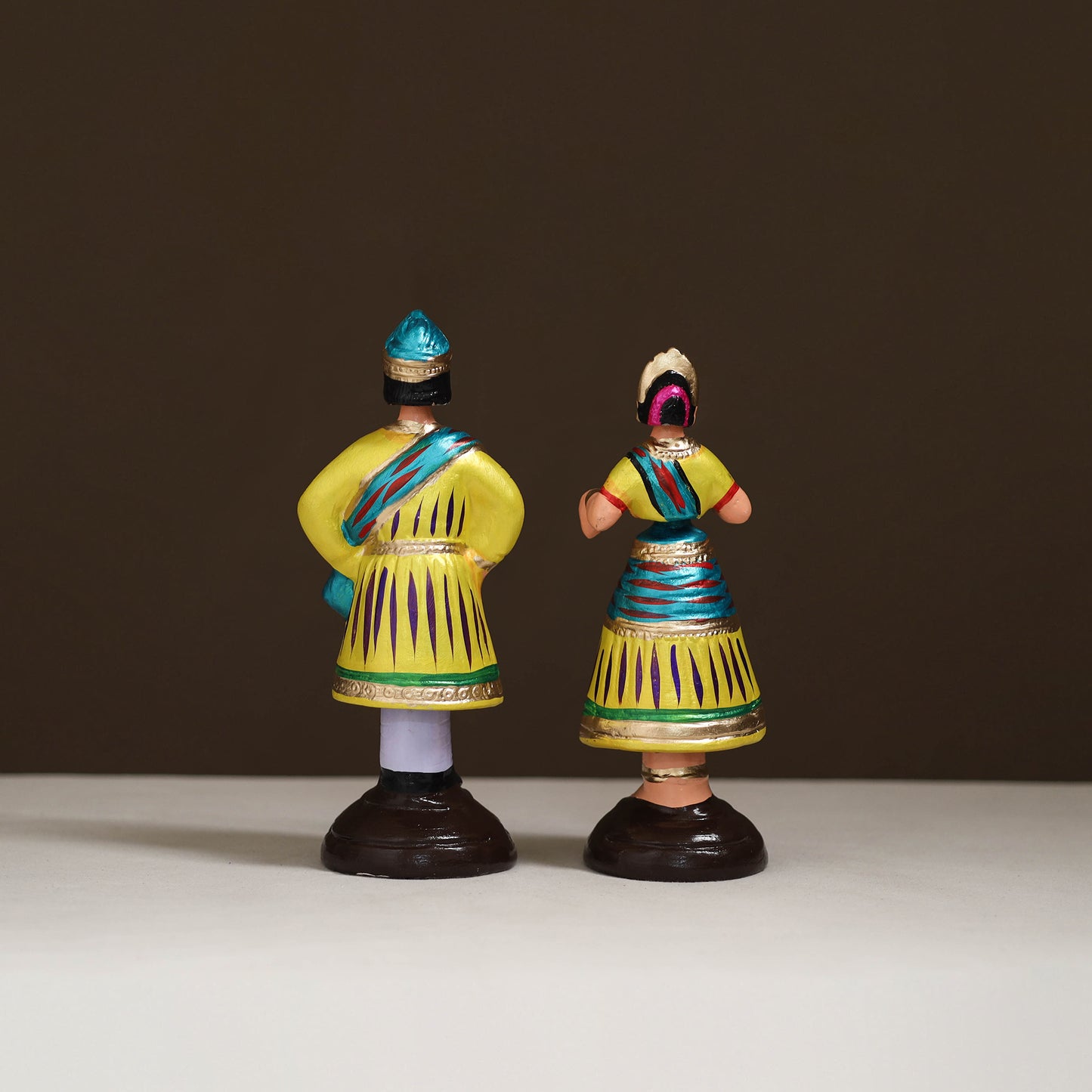 Thanjavur Thalaiyatti Bommai Handpainted Bobble Head Raja Rani Dancing Doll 17
