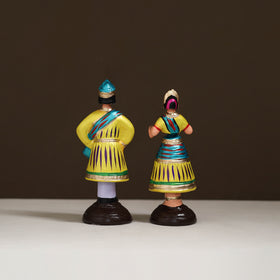 Thanjavur Thalaiyatti Bommai Handpainted Bobble Head Raja Rani Dancing Doll 17