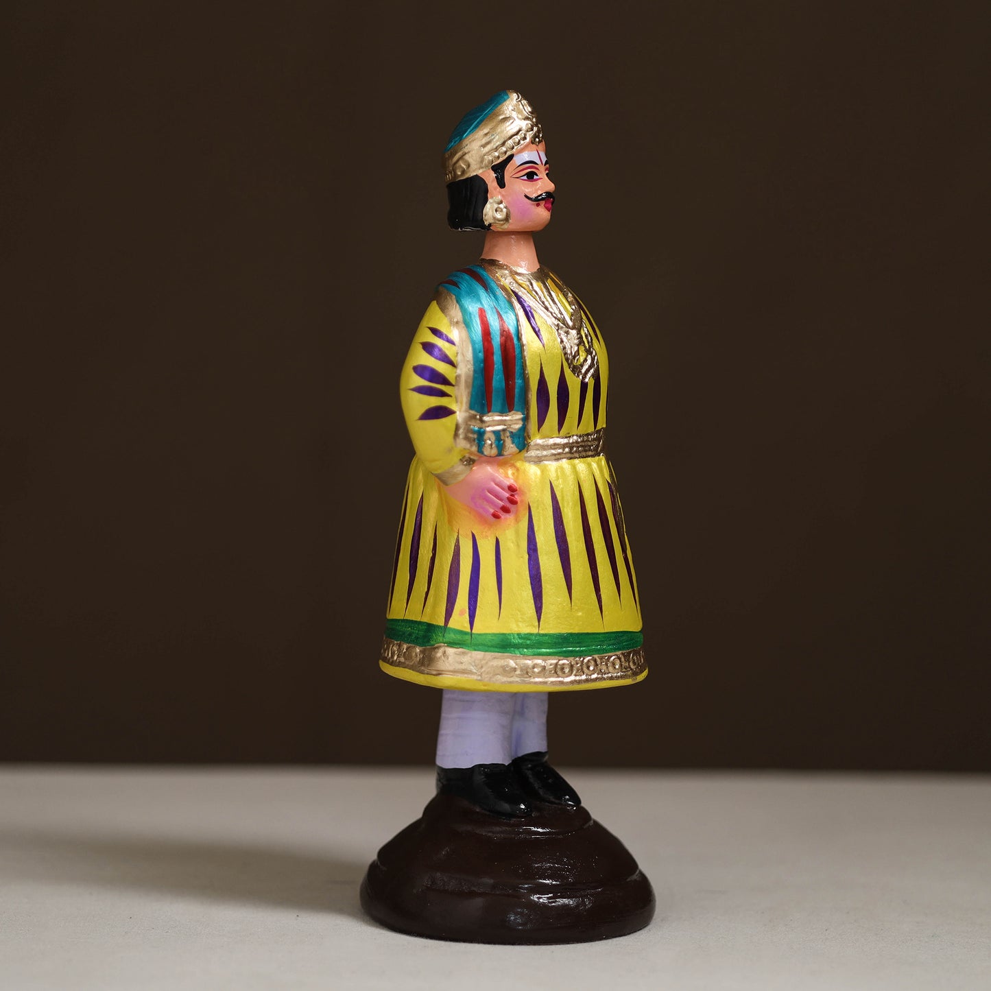Thanjavur Thalaiyatti Bommai Handpainted Bobble Head Raja Rani Dancing Doll 17