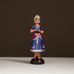 Thanjavur Thalaiyatti Bommai Handpainted Bobble Head Dancing Doll 01