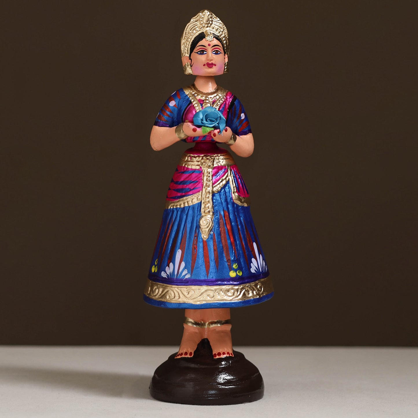 Thanjavur Thalaiyatti Bommai Handpainted Bobble Head Dancing Doll 01