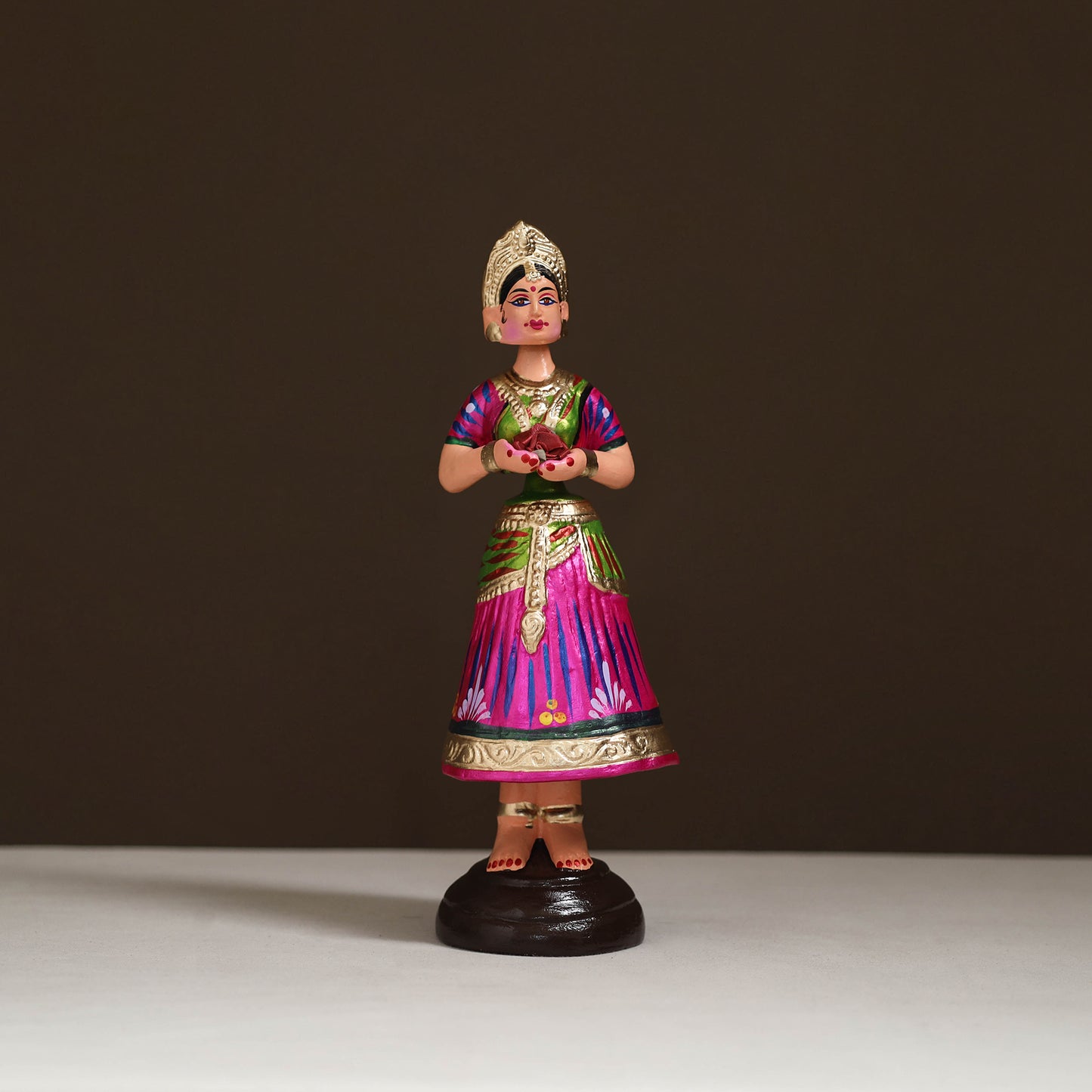 Thanjavur Thalaiyatti Bommai Handpainted Bobble Head Dancing Doll 02
