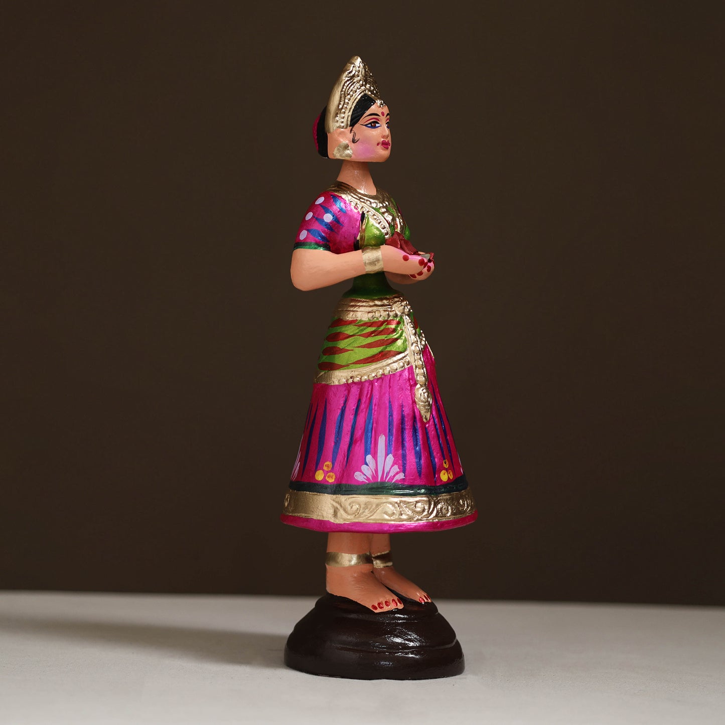 Thanjavur Thalaiyatti Bommai Handpainted Bobble Head Dancing Doll 02