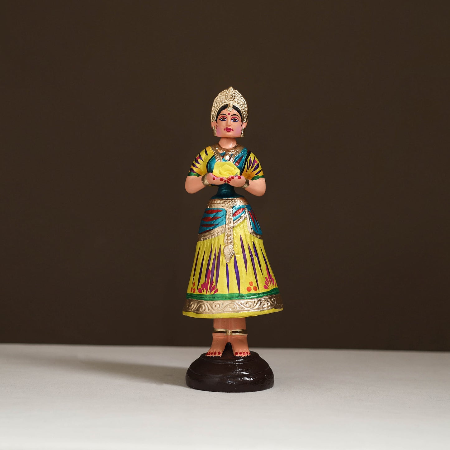 Thanjavur Thalaiyatti Bommai Handpainted Bobble Head Dancing Doll 03