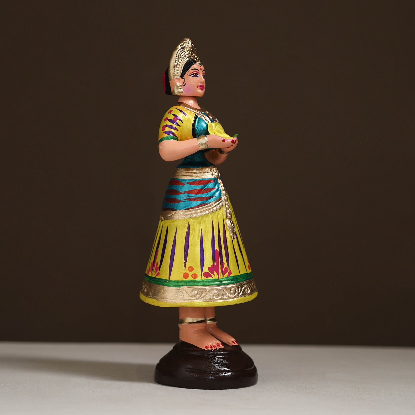 Thanjavur Thalaiyatti Bommai Handpainted Bobble Head Dancing Doll 03