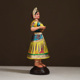 Thanjavur Thalaiyatti Bommai Handpainted Bobble Head Dancing Doll 03