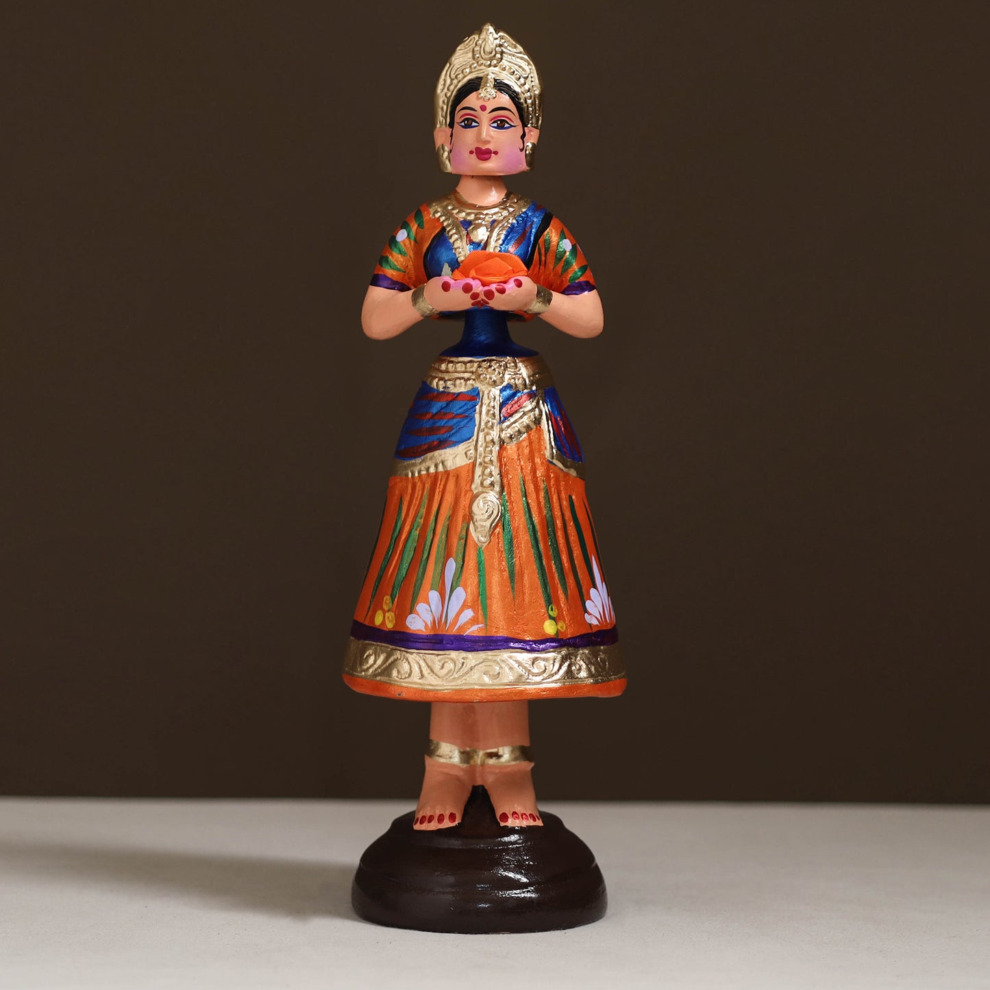 Thanjavur Thalaiyatti Bommai Handpainted Bobble Head Dancing Doll 04