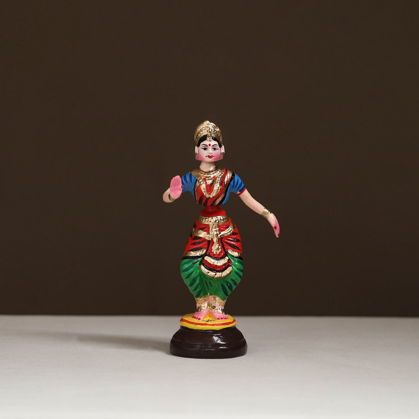 Thanjavur Thalaiyatti Bommai Handpainted Bobble Head Bharatanatyam Dancing Doll 06