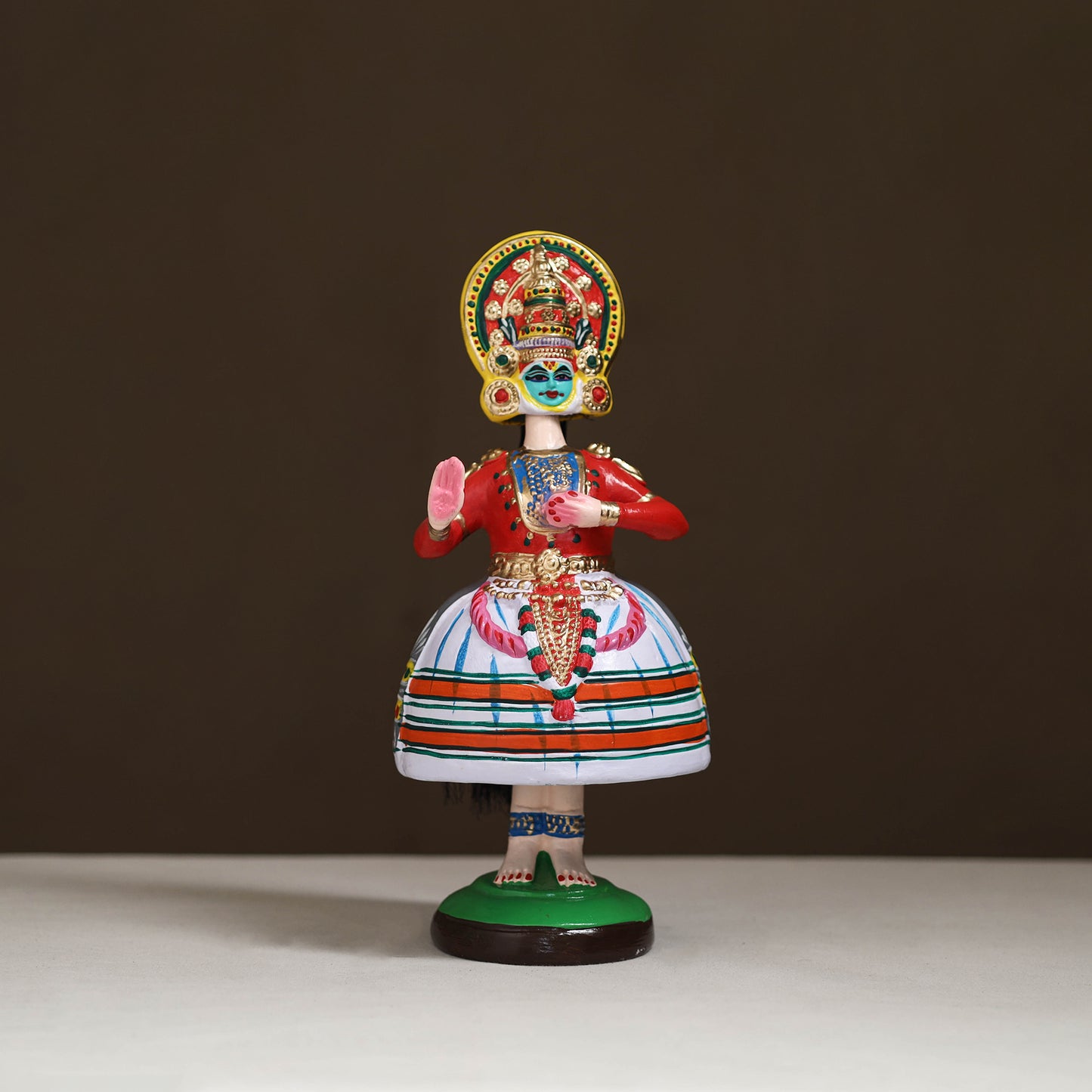 Thanjavur Thalaiyatti Bommai Handpainted Bobble Head Kathakali Dancing Doll 10