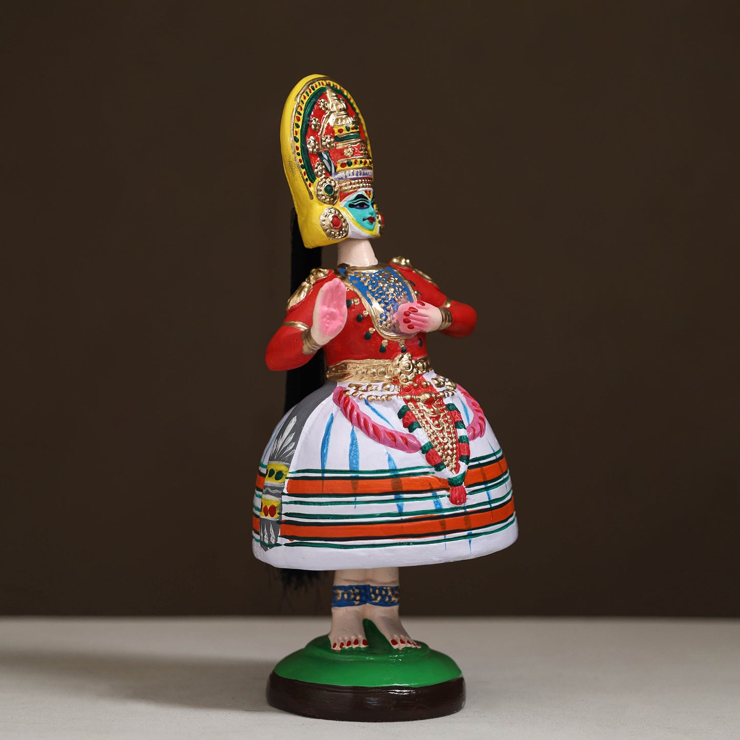 Thanjavur Thalaiyatti Bommai Handpainted Bobble Head Kathakali Dancing Doll 10