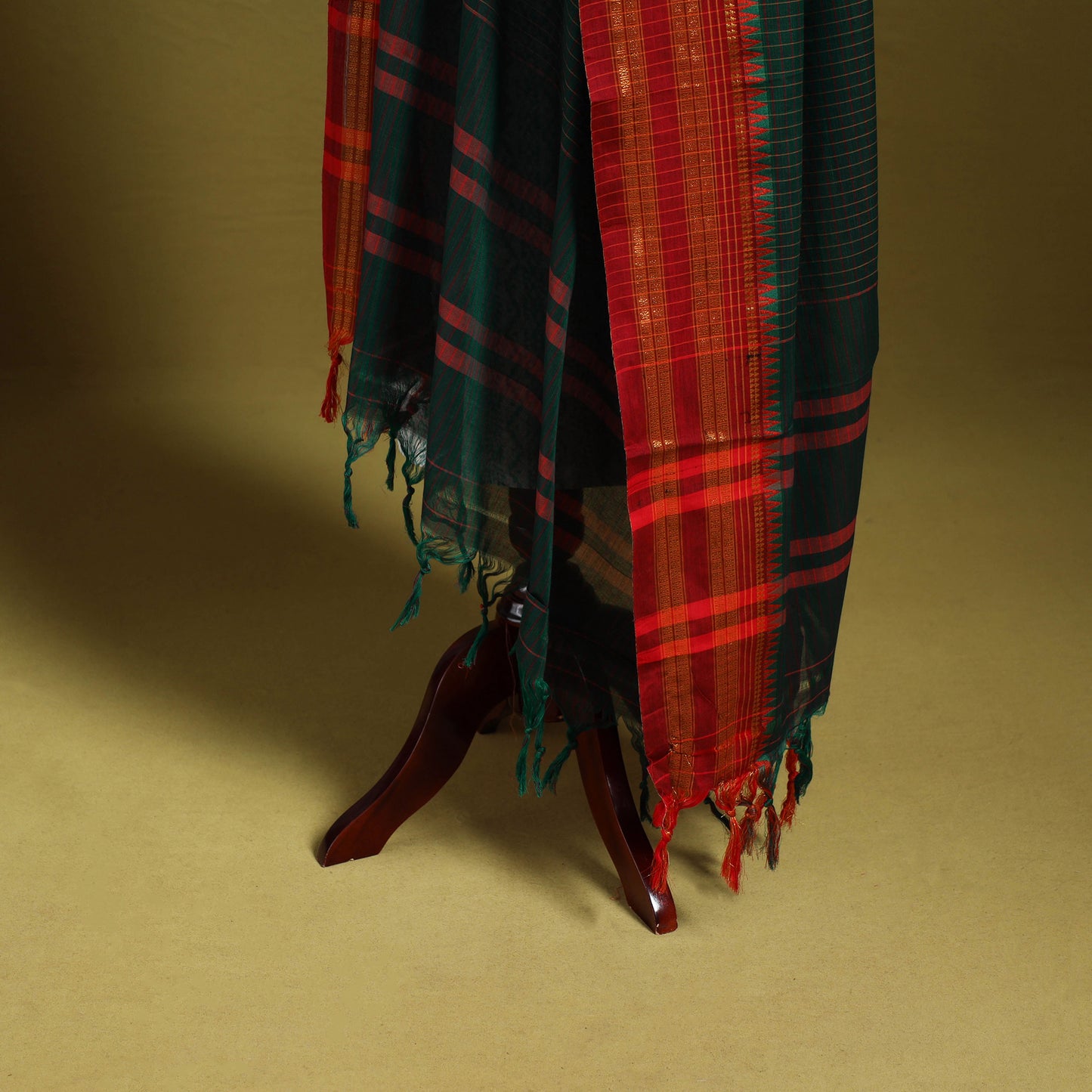 Green - dharwad cotton dupatta with zari border 04