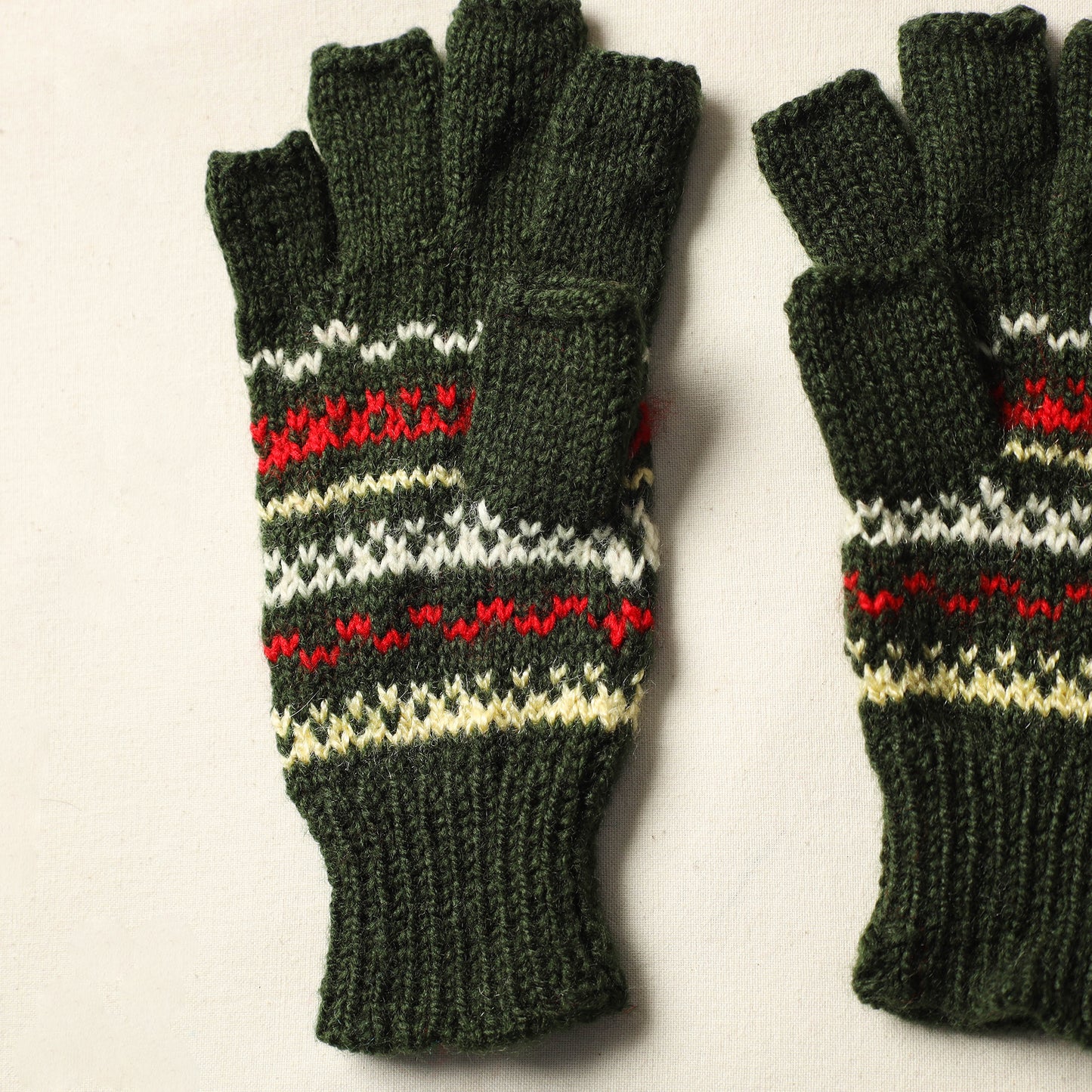 Kumaun Hand Knitted Woolen Gloves (Adult) 16