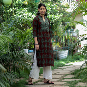 Buy  Bagh Hand Block Printed Cotton Straight Kurta Online at iTokri.com