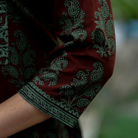 Buy  Bagh Hand Block Printed Cotton Straight Kurta Online at iTokri.com